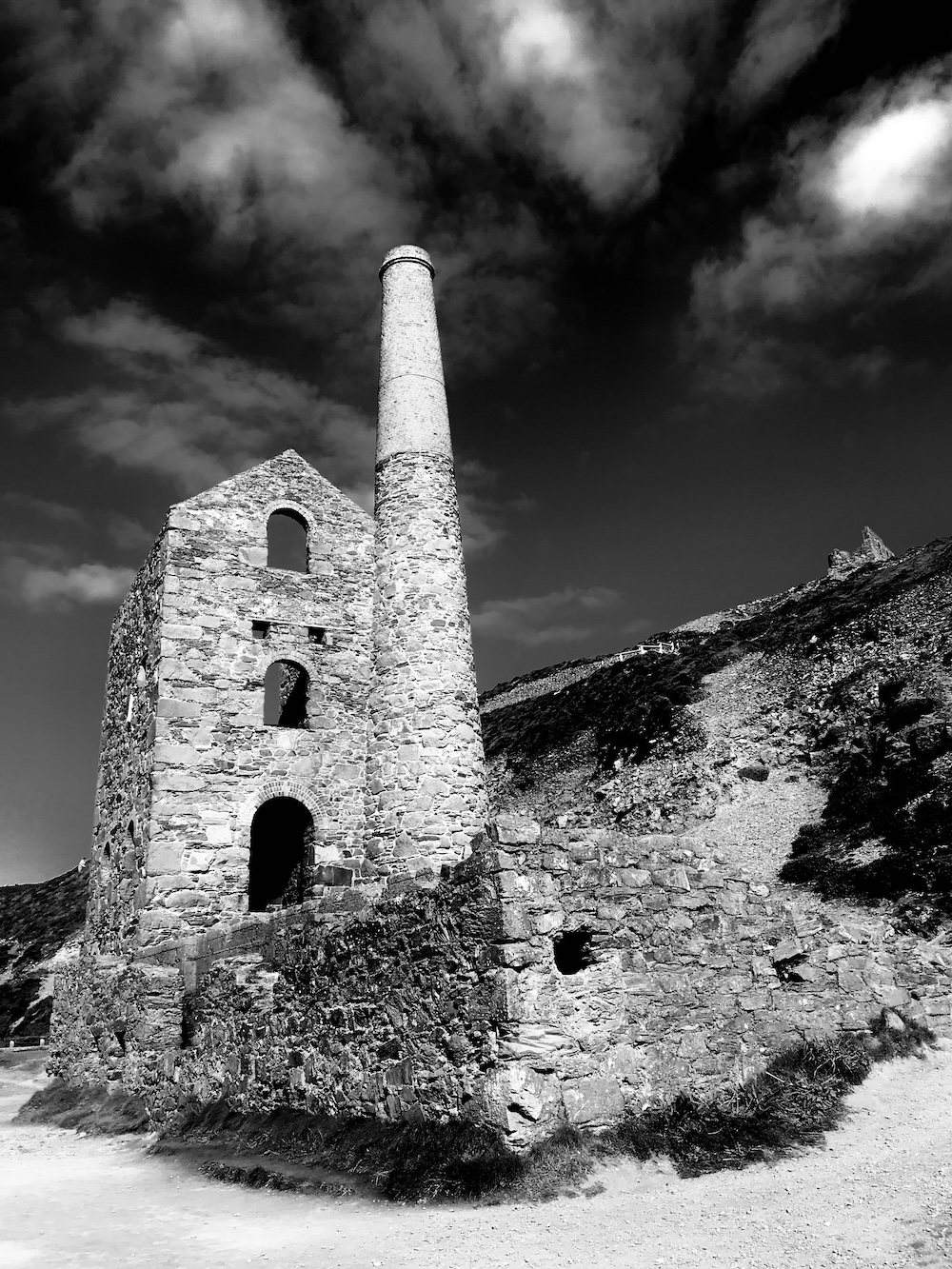 Radu ILIE - Greyprints [0024;0009]